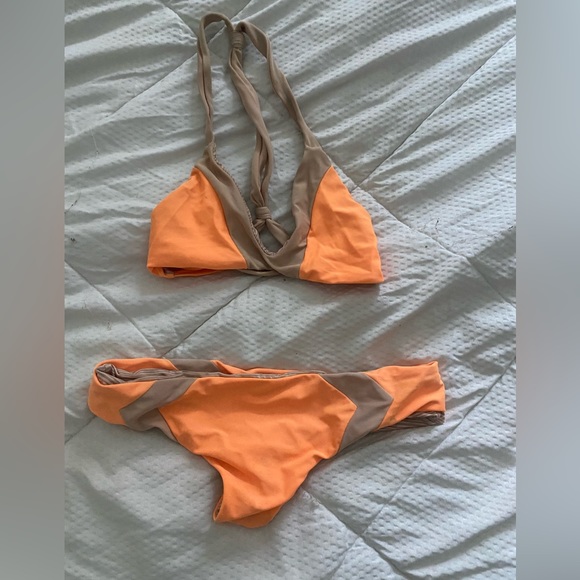 ACACIA SWIMWEAR — size medium set - Picture 2 of 3